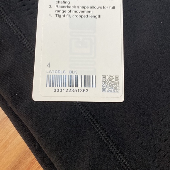 NWT Reveal Crop Tank *Velocity - Picture 6 of 6